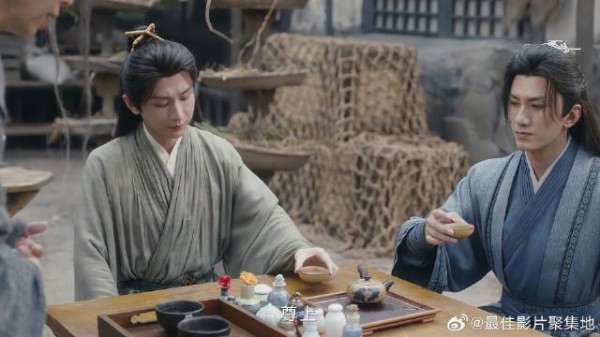 笛飞声帮李莲花解毒 谁料越治伤越重，差点把李莲花治死