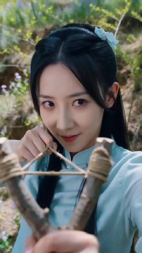 美女太调皮了，把鬼子的牙都打掉了女英雄