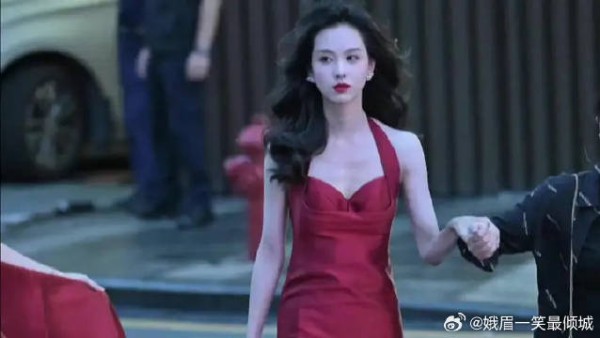 陈都灵不是明艳型美人？ 跟我姐的红毯说去吧