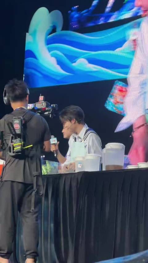 九尾：赛前先尝尝味道，看起来是挺不错的！