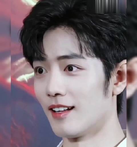 肖战的笑容笑容真是太灿烂啦 他一笑就是阳光明媚的感觉