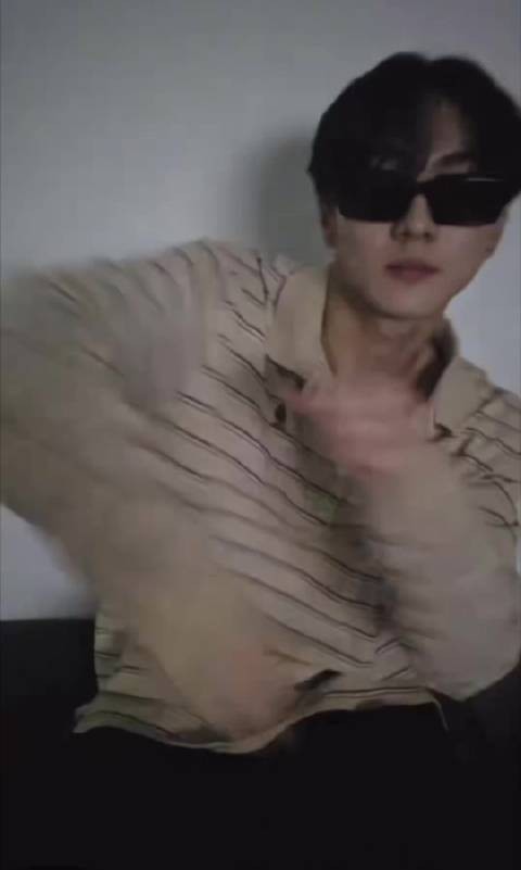 梁祯元Weverse直播扮初丁，称想让粉丝笑