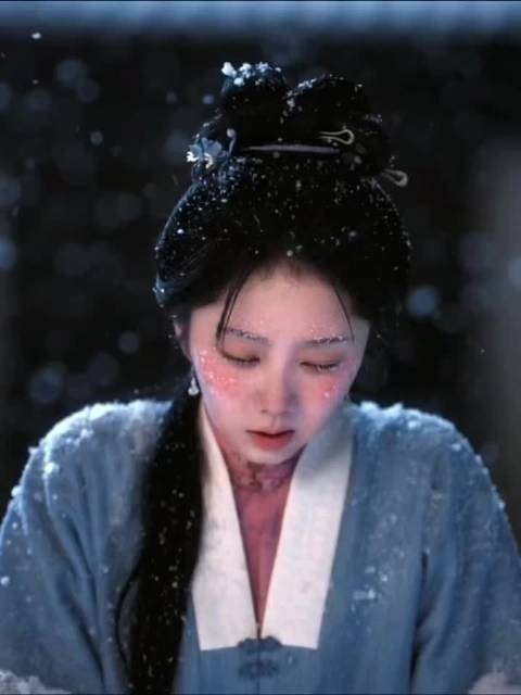 谭松韵首演八十岁老人,眼神透出生命力量