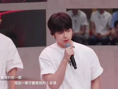 哈哈哈哈都来看我们曾辉上过大师课之后的rap！