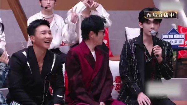 楠哥对野子的宠溺眼神简直演我