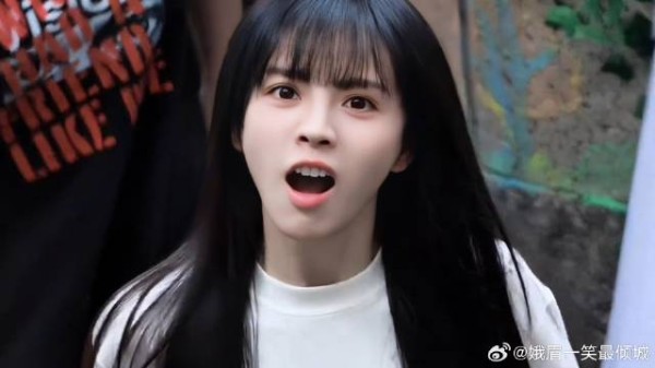 田曦薇:可爱不就是不好看的意思吗,我是御姐!