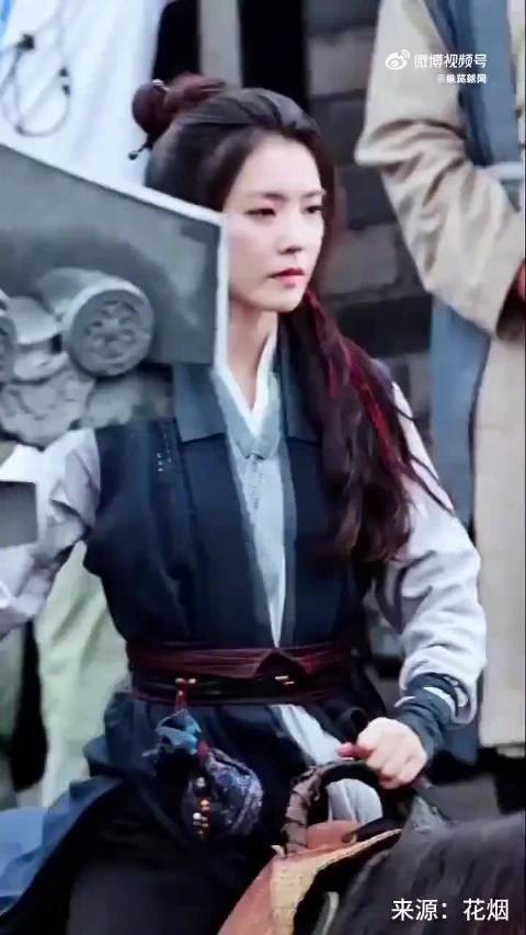 李云霄高马尾少年英气十足