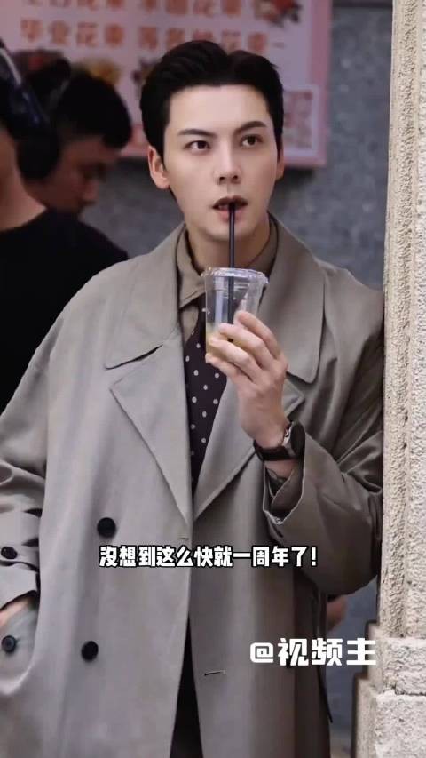 没有大肆炒作，就是普通家庭给孩子庆周岁，让我们一起祝福小朋友健康成长