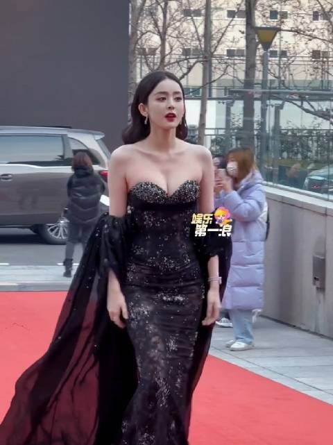 娜扎在花儿与少年3中找回自己展现真诚性格