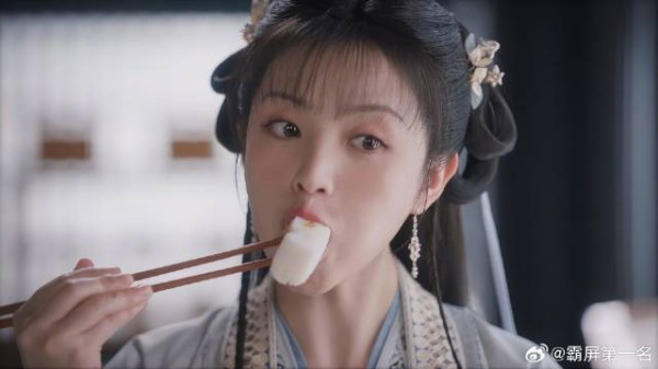 李薇溜进厨房狂吃，六少主传膳，看到李薇的杰作：蛋呢