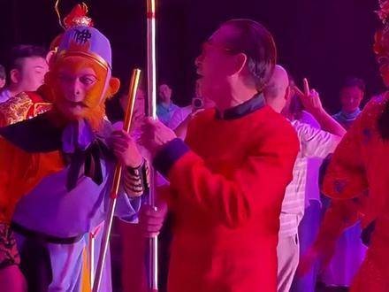 六小龄童六十六岁风采依旧，致敬美猴王经典形象