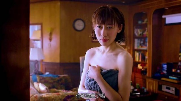 好兄弟挺身解围假称女友，未婚妻查岗险翻车