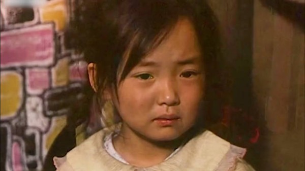 经典之作！一部90年的经典老电影，父母再婚可六岁女儿却没了家