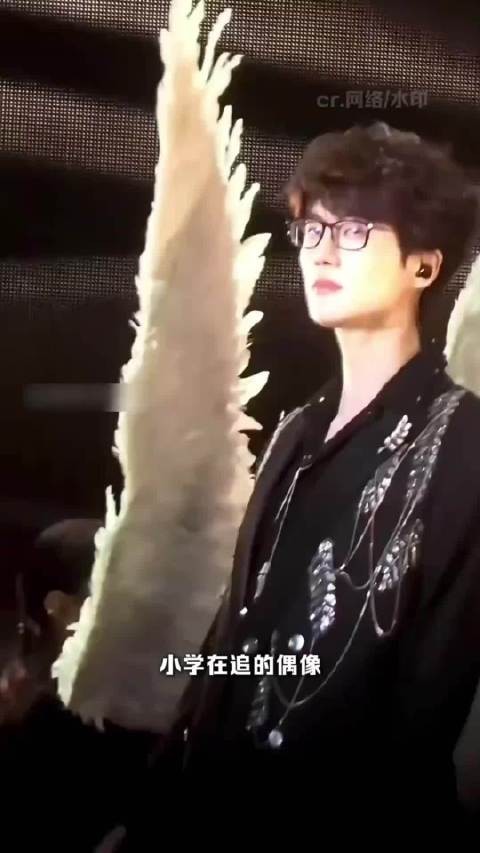 近日，一则关于许嵩和冯禧结婚的爆料在网络上迅速传开…