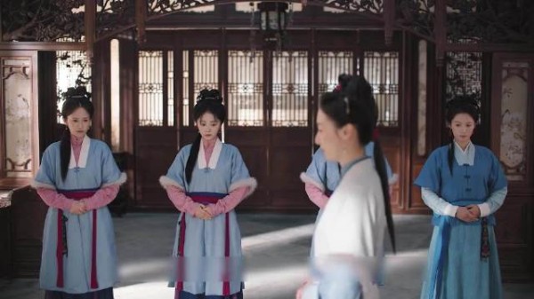 兰香如故：许兰香几人升为二等丫鬟，迎来上任第一课
