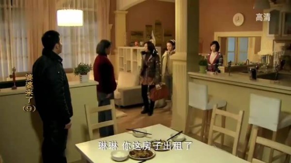 女人被婆婆打回娘家，小姨上门出气，热闹了
