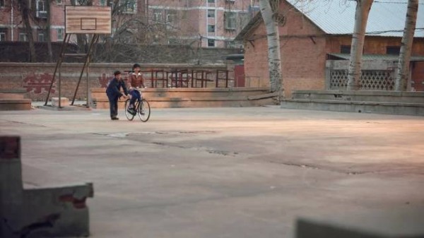牛大力和姚玉玲一起骑自行车，大力发力了 白敬亭｜金晨 ｜南来北往