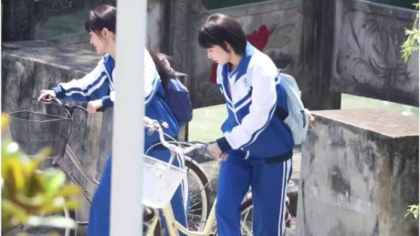倪妮《简单的人生》校服造型简直了!