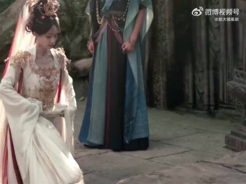 李一桐陈鑫海情头曝光，捂脸wink适配度高