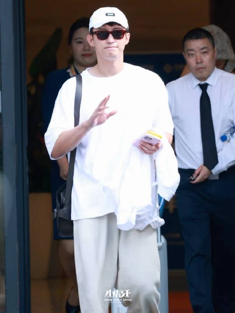 原来黄景瑜也是听着杰伦歌长大的一代！…
