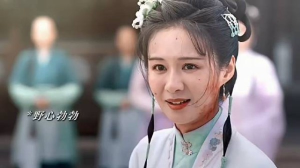 杜翠雀这回知道为什么大太太看不上你的吧，一点比不上兰香啊