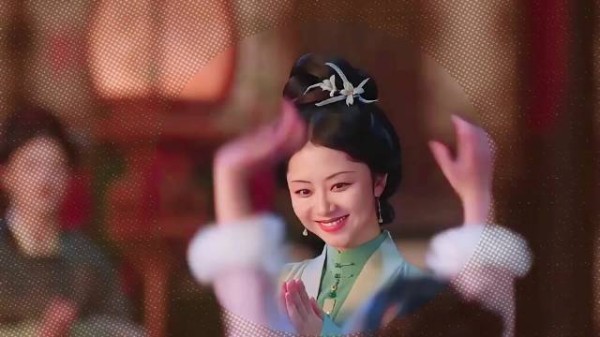 一个伏笔埋了15集？杜翠雀给四妹妹下毒，竟是对嘉兰撤掉桃花酥的call back？…