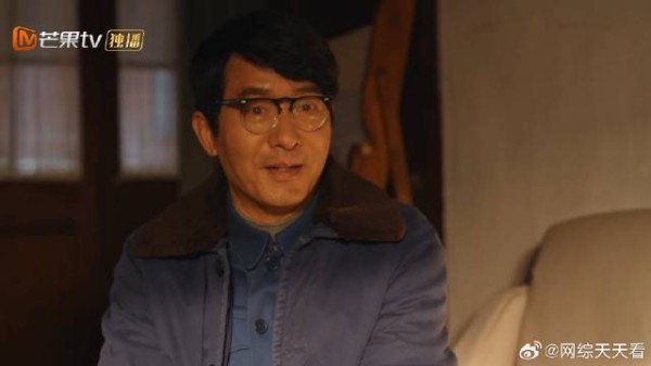 正好放假给学校帮忙 老师一脸为难，加钱就行