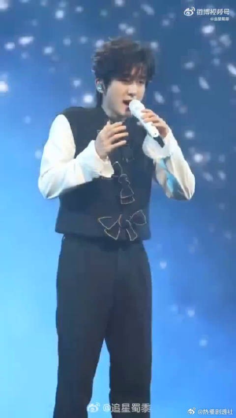 这场杭州演唱会值得反复回味，张新成娓娓道来，静谧森境里歌声满是温柔共情