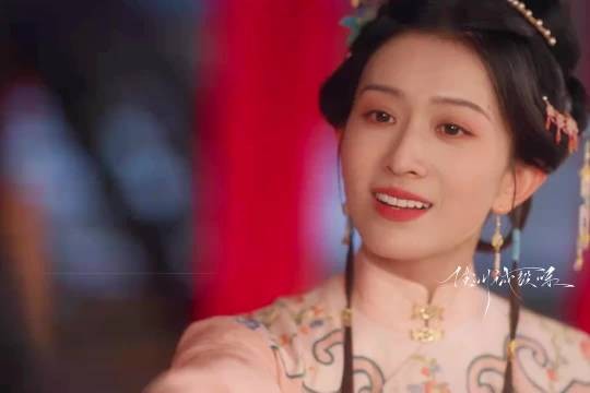 郑蔓宜因为一盆兰草看出林锦岐喜欢的人是兰香，想要除掉兰香兰香如故