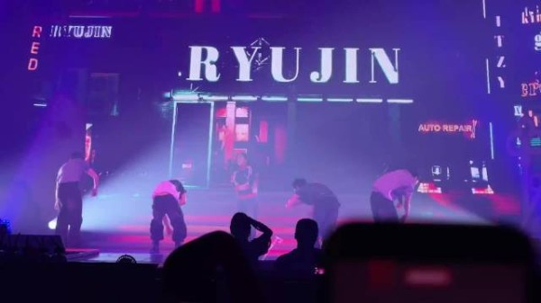帅字已经无法形容！ 申留真《REDRED》直拍