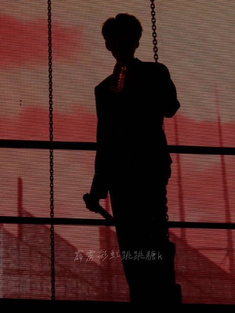 爱在黄昏时就这样看着你也很幸福 二次元漫画里走出来的少年