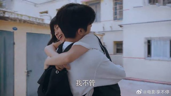 谭松韵 | 宋威龙 | 张新成 凌霄回国,尖尖见他就往上扑,李爸:跟猴似的!