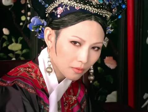 至此，嬛嬛的世界里，所有深爱之人与被深爱之人皆已杳然无踪