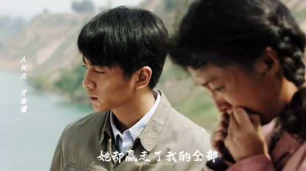 女人别轻易倾尽真心，否则掏心掏肺的付出，往往换来满身伤痕！