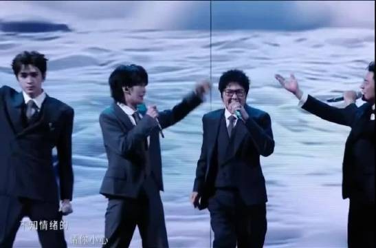 李光洁三公舞台唱跳《24个比利》气场全开