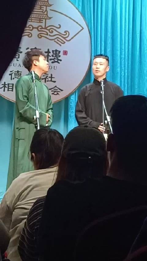 《十年十年》这首歌写于2019年，再看那时的歌词也很适用于今天…