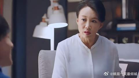 贺爸贺妈好可爱，贺灿阳说实话被打，太逗了