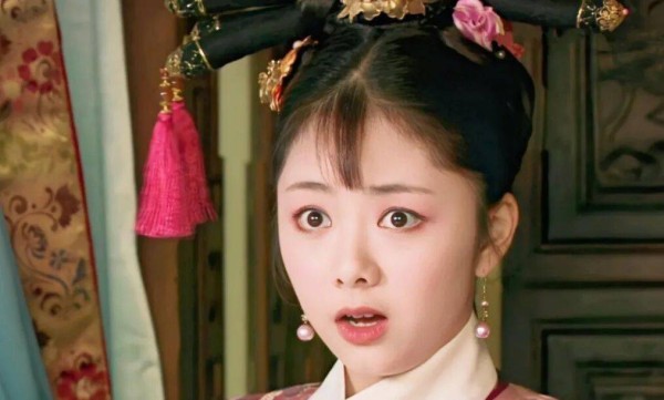 谭松韵的娃娃脸，也不吃香了