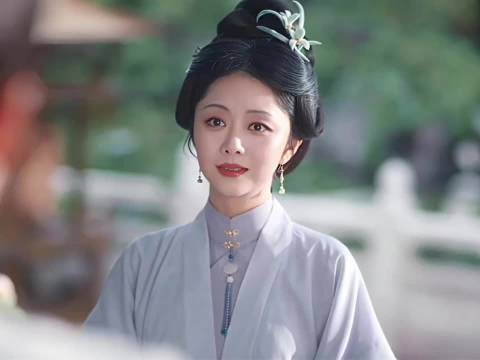 二人补喝合卺酒后圆房，林锦岐焚毁兰香身份证据