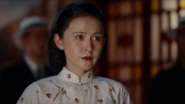 女人每次下注压小，最后倾家荡产！
