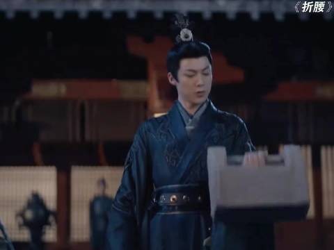 折腰：话说回来，魏侯练完肌肉展示一下呗
