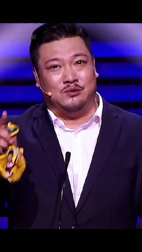 贾冰的这番话逗乐了众多观众，却让两位观众悄然落泪！