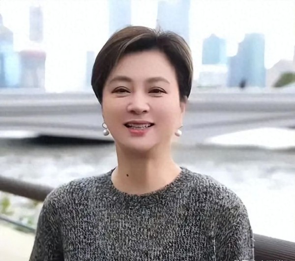 和外籍老公分居20多年,不帮带孙子,现63岁李玲玉活得潇洒自在