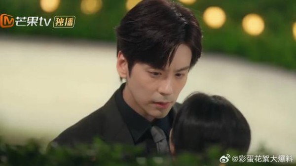 傅明予吃醋，把她逼到墙角，哪料阮思娴：想当我男朋友？