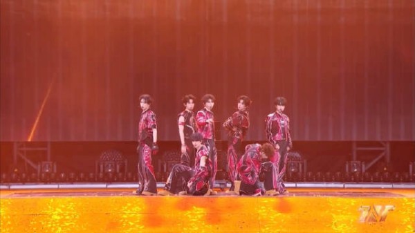 时代少年团要你管演唱会齐舞舞步整齐卡点精准