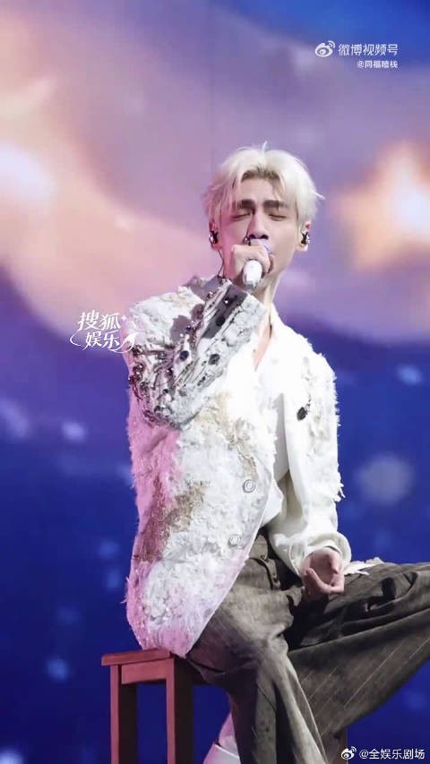 听完罗云熙演唱的《小小的我》被狠狠治愈…