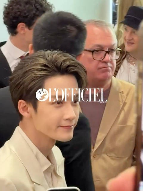 海外平台媒体镜头下的檀健次，抵达Fendi 2027春夏大秀现场