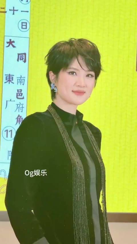姚安娜关晓彤同框，姚安娜气质更显高级端庄