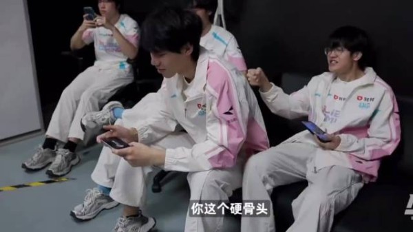 On:再碰我就给你切割了 Xun:好快的切割