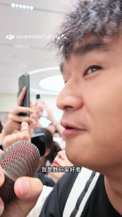主持人问：你还有什么对千千说的吗？ 我回答：你好美啊！